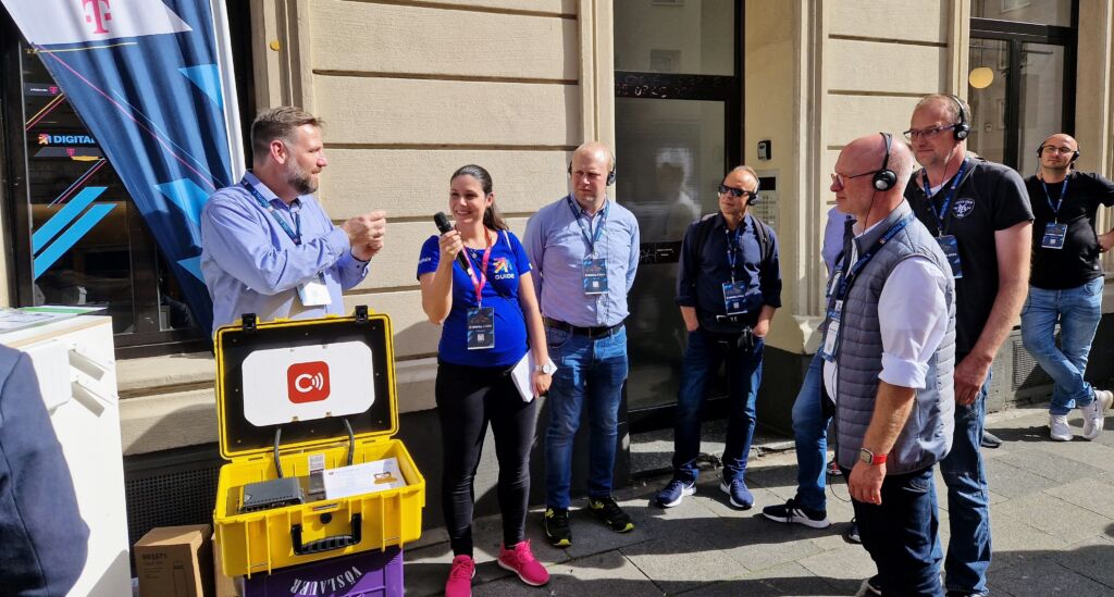 Zwei anstrengende aber erfolgreiche Tage liegen hinter uns auf der DigitalX in Köln. Zusammen mit Cradlepoint präsentierten wir Bigleaf zwei mal als Vortrag sowie am Stand im Barbershop. Die DigitalX ist die Ausstellung für Digitalisierung organisiert von der Telekom.